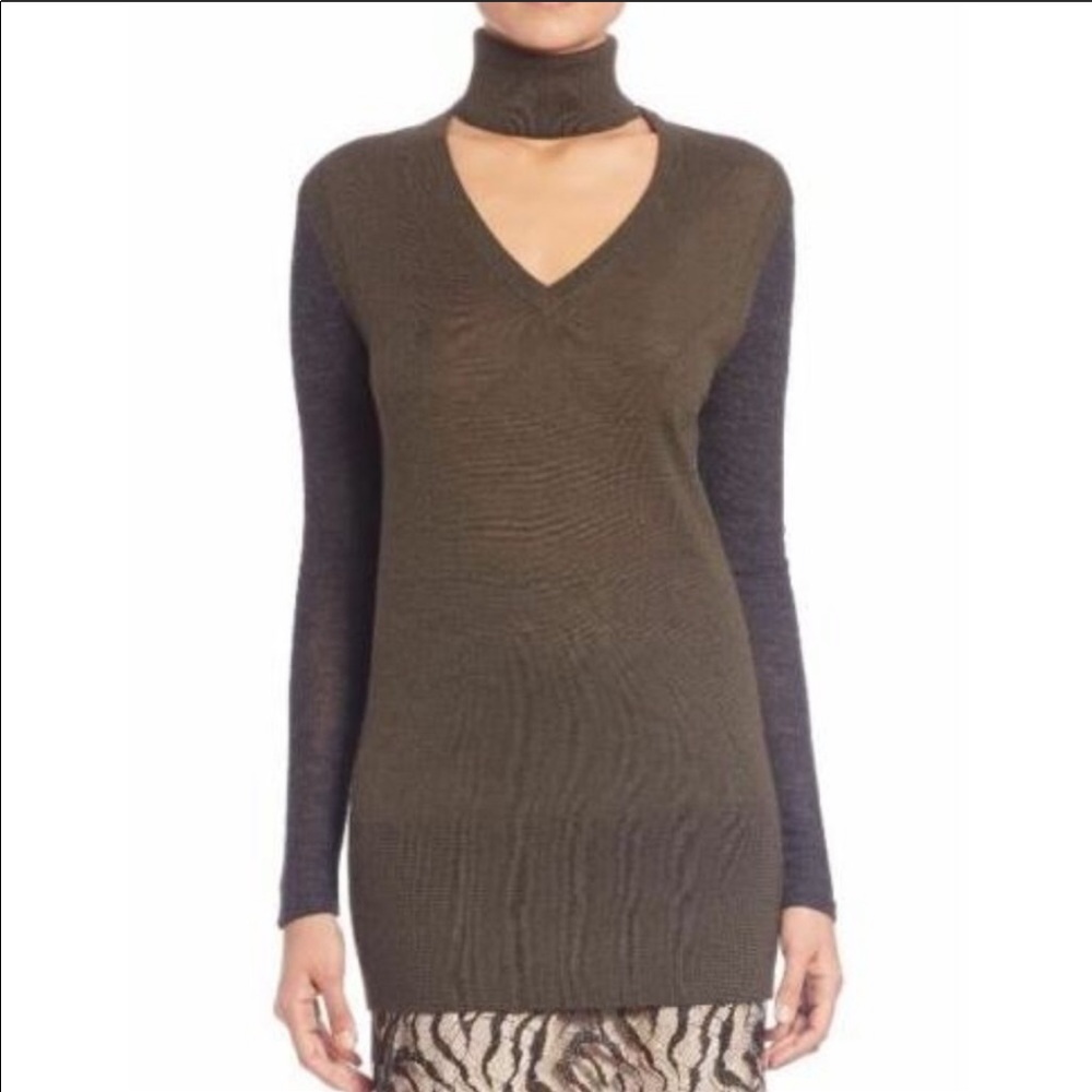 Tome cutout deep v-neck combo turtleneck Size XS